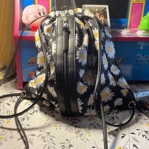 Daisy drawstring bag